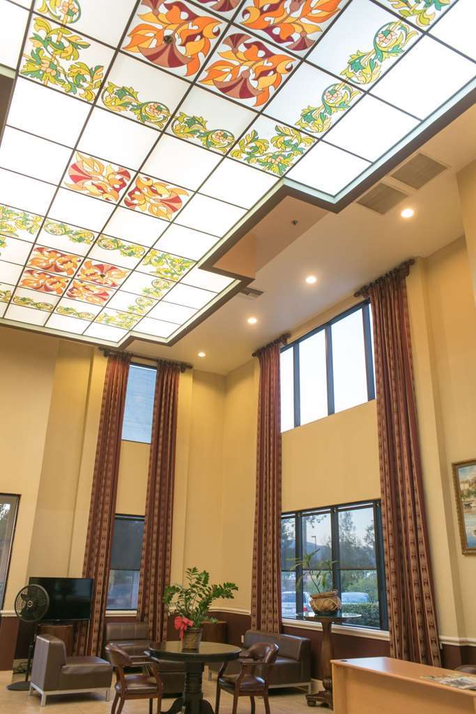 San Bernardino Inn & Suites Beltér fotó