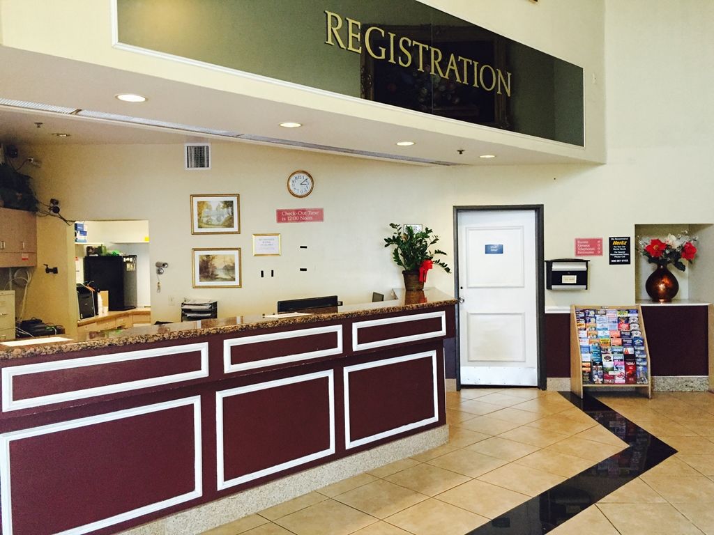 San Bernardino Inn & Suites Beltér fotó
