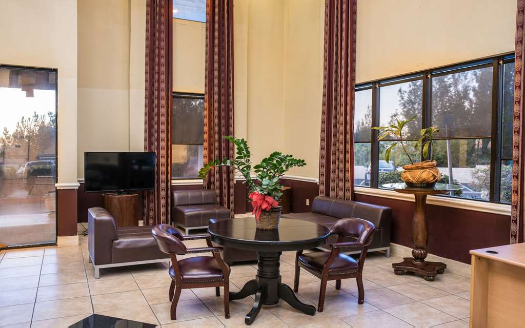 San Bernardino Inn & Suites Beltér fotó