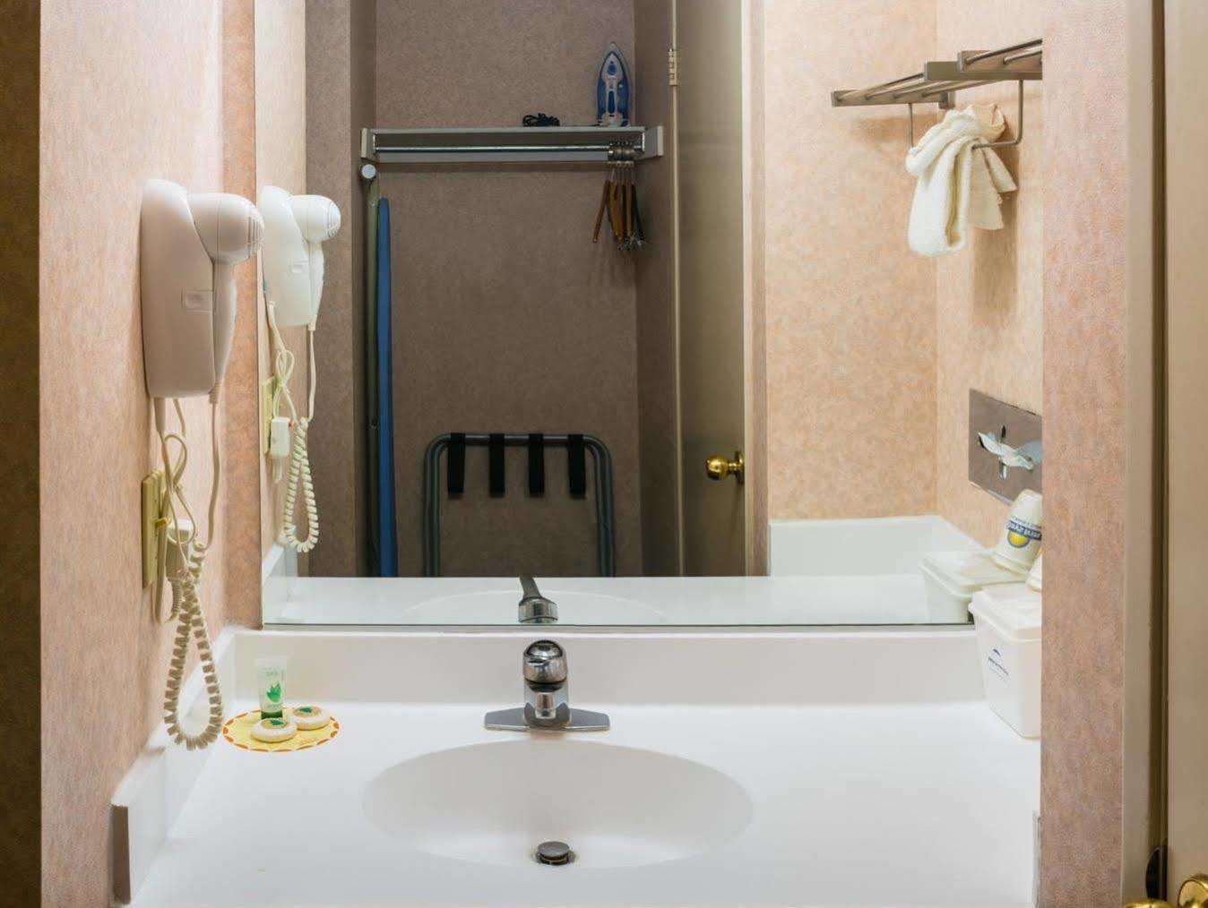 San Bernardino Inn & Suites Kültér fotó
